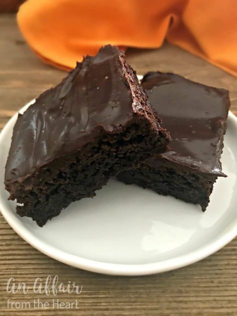 Chocolate Ganache Brownies Chocolate Icing For Brownies, Chocolate Ganache Brownies, Chocolate Ganache Frosting Recipe, Ganache Brownies, Homemade Chocolate Ganache, Ganache Recipe Frosting, Brownie Icing, Gluten Free Chocolate Brownies, Best Ever Brownies