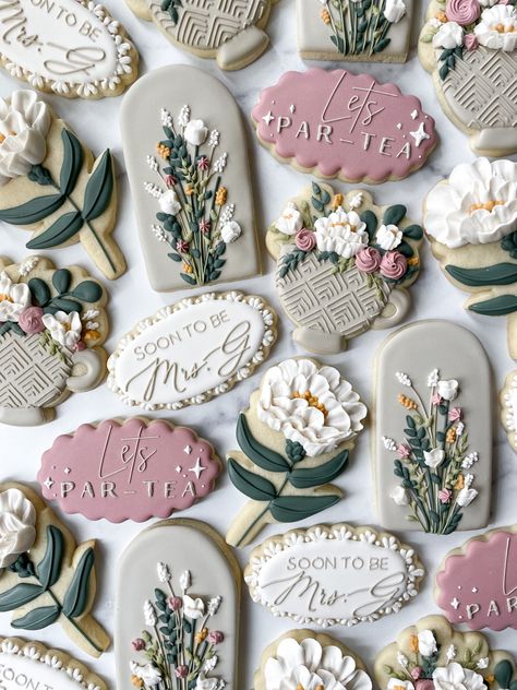 Favorite Things Cookies Decorated, Floral Birthday Cookies Decorated, Tea Party Cookies Decorated, Wildflower Cookies Decorated, Elegant Decorated Cookies, Arch Cookies, Franklin Castle, Floral Sugar Cookies, Tea Party Cookies