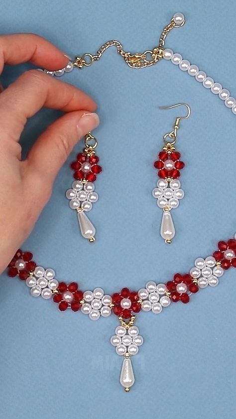 DIY jewelry idea gift - a beaded necklace and earrings easily! | Miarti - Creative ideas | Jewelry Making Pearls, Diy Jewelry Set, Beaded Jewelry Tutorials, Idea Gift, Handmade Wire Jewelry, Bracelet Tutorial, Bracelet Crafts, Hand Made Jewelry, Necklace And Earrings