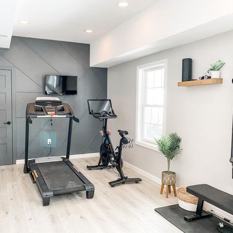 Popular Gray Paint Colors: Sherwin-Williams Agreeable Gray - Your Designer BFF Home Gym Paint Ideas, Home Gym Paint Colors, Basement Workout Room, Small Home Gyms, Home Gym Basement, Dream Home Gym, Small Home Gym, Wellness Room, Workout Room Home