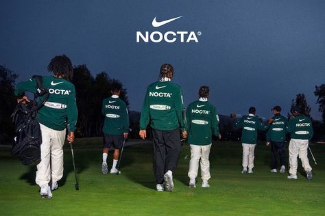 Drake presents NOCTA x Nike Golf, a capsule collection dedicated to golf composed of 10 items including apparel and accessories. L'articolo Drake presents the NOCTA x Nike Golf collection sembra essere il primo su Collateral. Drake Rapper, Nike Collection, 3d Display, Golf Range, Golf Inspiration, Half Zip Windbreaker, Golf Logo, Grey Quarter Zip, Nike Snkrs