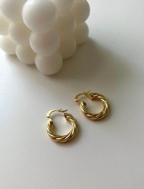 Angeles, Gold Rope Earrings, Gold Hoop Earrings Aesthetic, Hoop Earrings Aesthetic, Earrings Gold Hoops, Huggie Earrings Gold, Small Gold Hoop Earrings, Small Gold Hoops, Vermeil Earrings