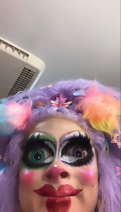 Makeup Gone Wrong, El Debarge, Crystal Method, Rupaul Drag Queen, Drag Queen Makeup, Cute Halloween Makeup, Makeup Humor, Drag Makeup, Queen Makeup