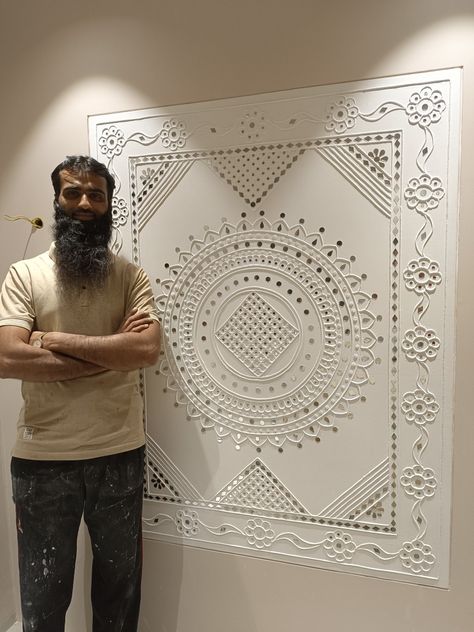 Very beautiful design and traditional look #mudart #lippanart #walldecor #majikhan Wall Mud Art, Mudwork Design, Lipan Art Mirror Work Diy Rectangle, Mud Art Design, Lipan Art Wall, Lipan Art Design, Lippon Art Designs, Lippan Art On Wall, Lipan Art Mirror Work Diy