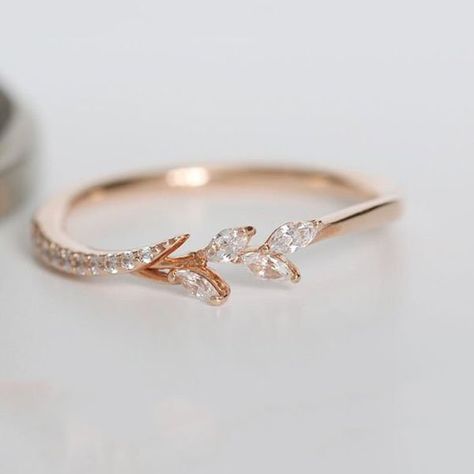 خواتم خطوبة, Crystal Engagement Rings, Dainty Wedding Ring, Dainty Engagement Rings, Ring Rosegold, Gold Rings Jewelry, Rose Gold Engagement, Cute Rings, Pretty Rings