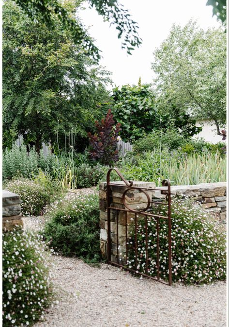 Stone Wall Vegetable Garden, Stone Cottage Garden, Cottage Garden Wall, Stone Wall Planting, Low Stone Wall Garden, Low Stone Wall Front Yard, Dry Stone Wall Garden Ideas, Stone Fence Ideas, Low Garden Wall