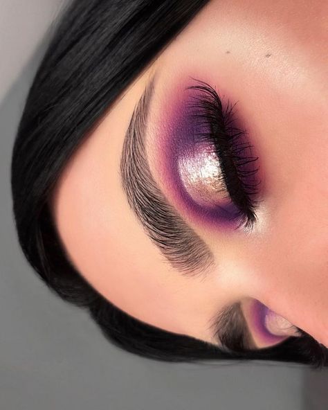 Smokey Halo Eye, Halo Eye Makeup, Sweet Makeup, Make Up Inspiration, Purple Eyeshadow, Colorful Eye Makeup, Makeup Eye Looks, Eye Makeup Art, Makeup Goals