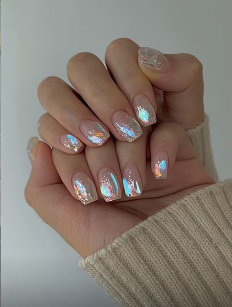 Iridescent Flake Nails, Party Nails Birthday, Glass Manicures, Glass Nails Designs, Glass Nail Design, Shattered Glass Nails, Short Gel Nails, Beauty Nails Design, Glass Nails