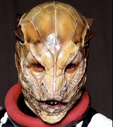 Monster Makeup, Prosthetic Makeup, Creepy Core, Alien Concept, Alien Races, Aliens And Ufos, Special Effects Makeup, Alien Concept Art, Alien Creatures