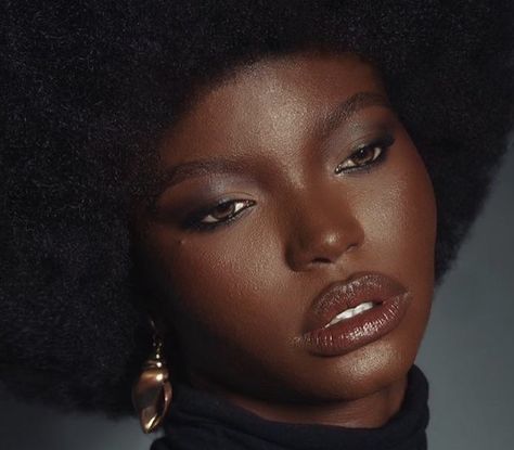 1920s Makeup Black Women, 1940s Dior, Dark Feminine Makeup Black Women, Office Siren Makeup, Dark Feminine Makeup Looks, Siren Girl, Afro Glam, 1920’s Makeup, 1920 Makeup