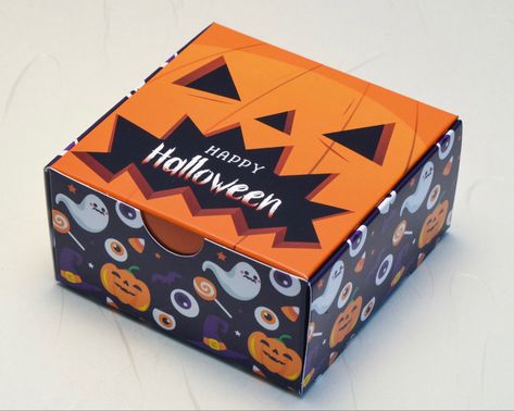 Mochi Packaging, Halloween Party Boxes, Halloween Packaging, Halloween Package, Halloween Candy Box, Postres Halloween, Halloween Box, Dulces Halloween, Hubba Bubba