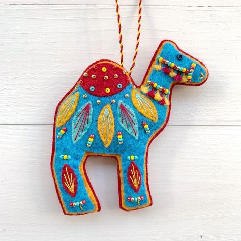 Camel Ornament Diy, Llama Felt Ornament Pattern, Lion Felt Ornament, Felt Rocking Horse Ornament, Felt Unicorn Ornament, Diy Felt Animals, Christmas Sewing Projects, Ornament Diy, Crafty Mama