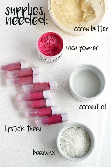 easy recipe of natural lipstick, cosmetic homemade lip #cosmetic #homemade #lipstick #natural #recipe #makeupideas #makeuptips Diy Natural Makeup, Homemade Lipstick, Diy Makeup Recipe, Makeup Recipes, Săpunuri Handmade, Homemade Makeup, Diy Lipstick, Lip Balm Recipes, Homemade Cosmetics