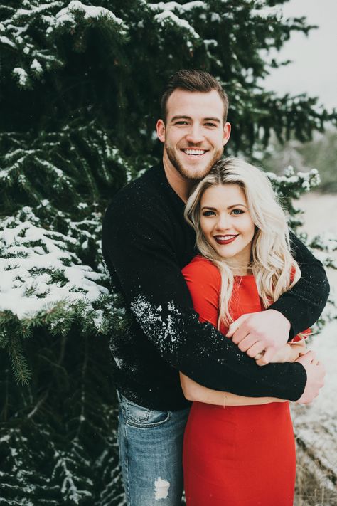 Witney Carson - Witney Carson Blog  Whitney Carson is a total babe. I love her! Witney Carson Wedding, Christmas Couple Pictures, Winter Photoshoot, Winter Engagement Photos, Engagement Photo Poses, Christmas Photography, Foto Poses, Christmas Photoshoot, Winter Engagement