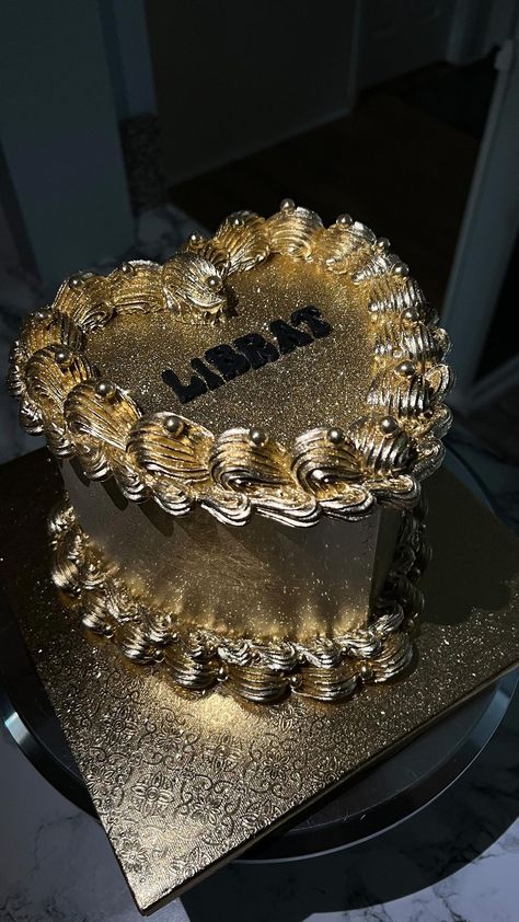 Gold Edible Glitter, Glitter Birthday Cake, Heart Birthday Cake, Cake With Gold, 21st Bday Ideas, Vintage Birthday Cakes, Chrome Heart, Gold Birthday Cake, 21st Birthday Photoshoot