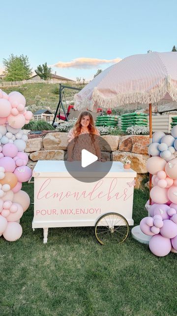 Diy Drink Cart, Lemonade Bar Ideas, Fruit Stand Ideas, Drink Cart Ideas, Lemonade Stand Ideas, Lemonade Cart, Bar Cart Diy, Cute Party Ideas, Lemon Stand