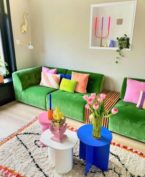 Bold Rug, Small Studio Apartment Decorating, Game Portal, Weird Furniture, Html 5, Colourful Living Room, Apartment Decor Inspiration, Room Planning, Apartment Inspiration