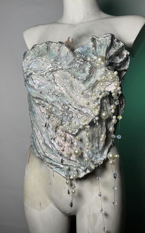 Wave Fashion Design, Sea Aesthetic Fashion, Sea Life Fashion Inspiration, Sea Fashion Design, Shell Fashion Design, Ocean Corset, Seashell Corset, Sirencore Aesthetic Outfits, Ice Queen Fashion