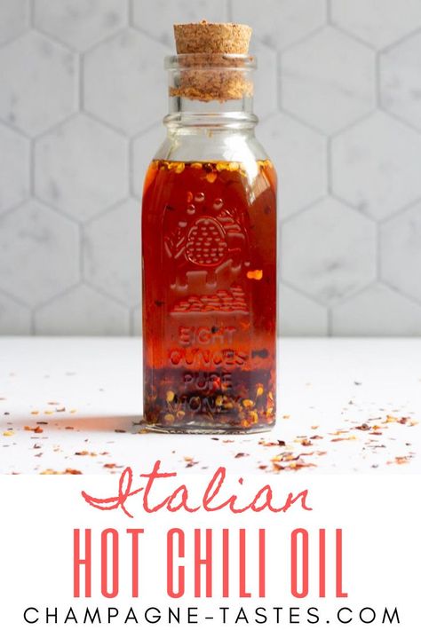 Hot Pepper Oil Recipe, Infused Oil Recipes, Hot Pepper Recipes, Hot Chili Oil, Chili Oil Recipe, Dried Chili Peppers, Flavored Olive Oil, Olive Oil Recipes, Hot Sauce Recipes