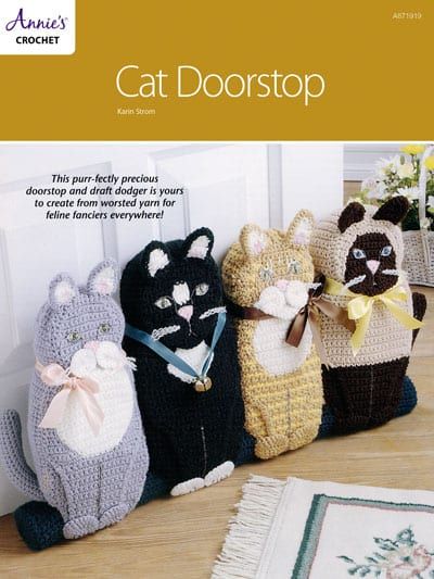 You Can Crochet A Cat Doorstop. Here's How. Doorstop Pattern, Cat Doorstop, Granny Square Quilt, Annie's Crochet, Door Stoppers, Mermaid Pillow, Pictures Of Cats, Cozy Crochet Patterns, Crochet Home Decor