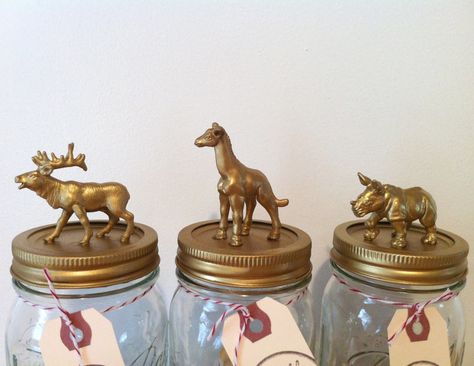 Mason Jar Crafts, Figurine, Craft Storage Solutions, Holiday Hack, Gold Animals, Jar Diy, Plastic Animals, Mason Jar Diy, Jar Crafts