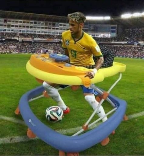 This will solve Neymar's problem next cup Neymar Meme, Neymar Memes, Funny Football Pictures, Messi Funny, Soccer Jokes, Football Jokes, Soccer Memes, Soccer Funny, Football Memes