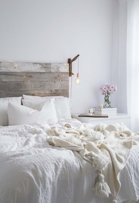 35+ Spectacular neutral bedroom schemes for relaxation Rustic Scandinavian Bedroom, Minimalism Living, Minimalist Dekor, All White Bedroom, White Linens, Scandinavian Bedroom, Bohol, White Room, Rustic Bedroom