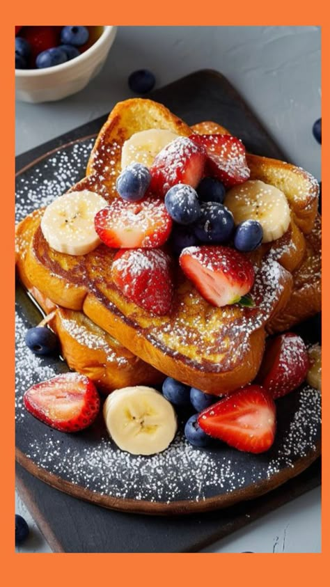 Berry French Toast, Healthy Food Dishes, Toast Recipes, Breakfast Dishes, Breakfast Food, Food Obsession, Food Inspo, Cafe Food, Food Cravings