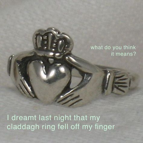 📸 pinterest Loyalty Friendship, Irish Wedding Rings, Ring Aesthetic, Invisible Crown, Silver Claddagh Ring, Irish Ring Claddagh, Irish Rings, Friendship Ring, Irish Claddagh