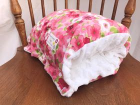 Diy Nursing Pillow, Nursing Arm Pillow, Children Recipes, Diy Nursing, Breastfeeding Pillow, Arm Pillow, Nursing Pillows, Handmade Baby Gifts, Patchwork Pillow