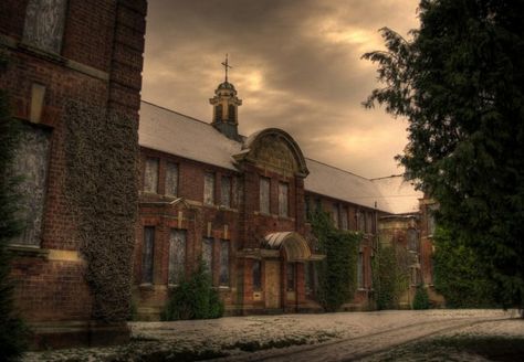 Abandoned Orphanage Aesthetic, Old Orphanage Aesthetic, Orphanage Concept Art, Orphanage Background, Fantasy Orphanage, Abandoned School Aesthetic, Orphanage Aesthetic, Old Orphanage, Orphanage Building