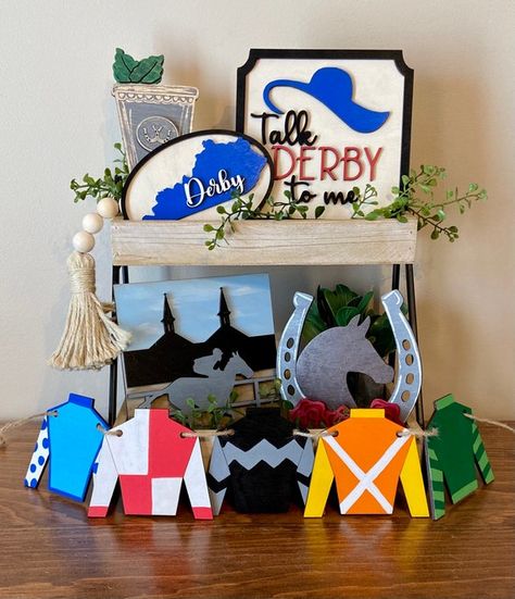 Diy Derby Decorations, Ky Derby Decorations, Derby Decorations Diy, Kentucky Derby Crafts, Kentucky Derby Hats Diy Funny, Kentucky Derby Centerpieces, Kentucky Derby Party Favors, Derby Decorations, Kentucky Derby Decorations