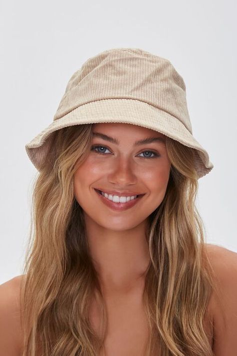 Corduroy Bucket Hat Outfit, Bucket Hat Poses, Hat Poses, Bucket Hat Outfit, Corduroy Bucket Hat, Hat Outfit, Outfits With Hats, Panama Hat, Bucket Hat