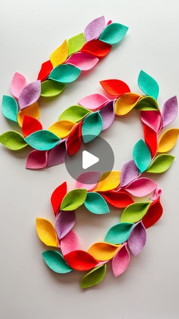 Resa Curbo Creative on Instagram: "This felt leaf garland pattern is available now in the “pattern vault” section of design hub for all of my monthly members. It’s a fun one and there are SO many color possibilities.   #leafgarland #feltgarland #handmadegarland" Felt Leaf Garland, Felt Flower Garland, Felt Garlands, Felt Leaf, Felt Bunting, Paper Bunting, Bunting Flag, Felt Leaves, Banners Buntings