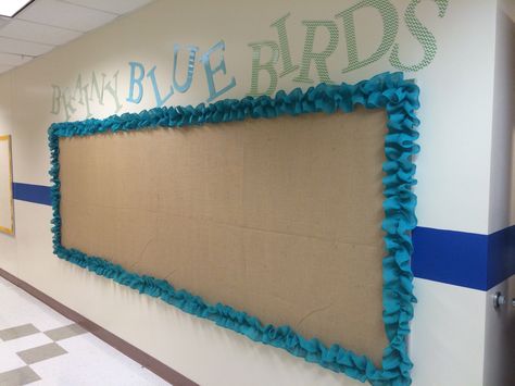 My outside bulletin board :D burlap explosion! Bulletin Board Border Ideas, Bulletin Boards Diy, Burlap Border, Burlap Bulletin Boards, Nautical Classroom Theme, Cubby Ideas, Easy Bulletin Boards, Nautical Classroom, Bulletin Boards Theme