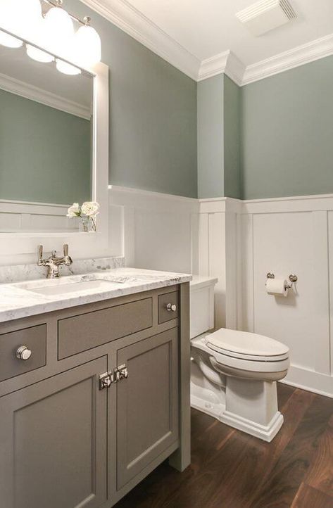 Bathroom Wainscoting Ideas, Tranquil Bathroom, Wainscoting Bathroom, White Wainscoting, Mold In Bathroom, Pictures Tips, Interior Minimalista, Diy Bathroom Remodel, Bathroom Decorating