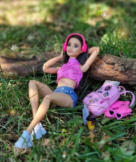 Barbie Photography, Outfit Barbie, Barbie Aesthetic, Barbies Pics, Doll Scenes, Barbie Fashionista Dolls, Mini Doll House, Barbie Theme, Barbie Dress Fashion