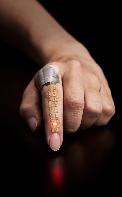 Wearable electronics developed by the University of Tokyo Smart Textiles, Create A Tattoo, Speculative Design, Wearable Electronics, Wearables Design, Fashion Future, Wearable Tech, 38mm Apple Watch Band, Nanotechnology