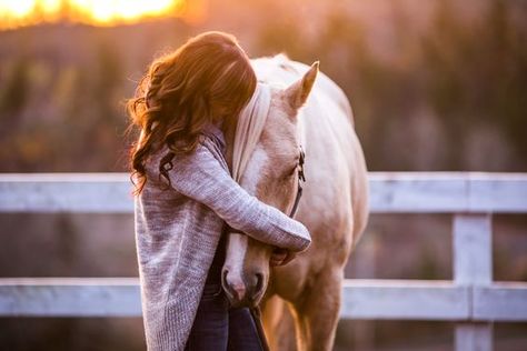 10 Reasons Why You Should Date A Horse Rider Horse Photoshoot Ideas, Foto Cowgirl, Pictures With Horses, Horse And Human, Horse Portrait, Equine Photography, Horse Life, Appaloosa, Horse Photos