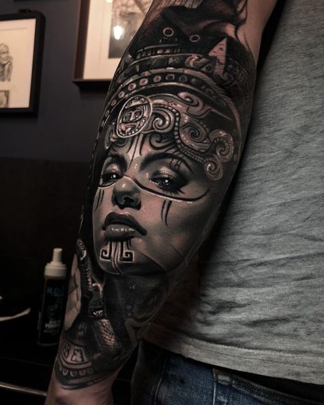 🌊🌊🌊🌊Sampaguita Jay 🇵🇭🇫🇷’s Instagram post: “Aztec Goddess Cihuacoatl! It was 2 big sessions on this one, so many details! Thank you so much for your trust, can’t wait to continu your…” Aztec Princess Tattoo Goddesses, Goddesses Tattoo, Eye Tattoo On Arm, Warrior Female, Aztec Warrior Tattoo, Aztec Tattoos Sleeve, Azteca Tattoo, Female Goddess, Mayan Tattoos