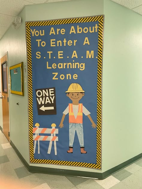 Steam Bulletin Board Ideas Preschool, Steam Bulletin Board Ideas Elementary, Stem Lab Bulletin Board Ideas, Steam Decorations Classroom, Steam Door Decorations Classroom, Engineering Bulletin Board Ideas, Building Bulletin Board Ideas, Stem Decorations Classroom, Stem Bulletin Board Ideas