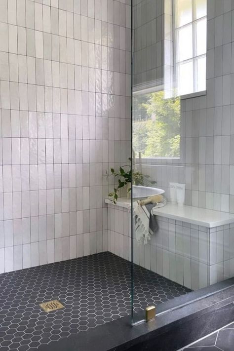 Shower Makeover, Full Bathroom Remodel, Interior Bathroom, Tiles Bathroom, Shower Bathroom, Bad Inspiration, Bathroom Redesign, White Shower, Bathroom Remodel Designs