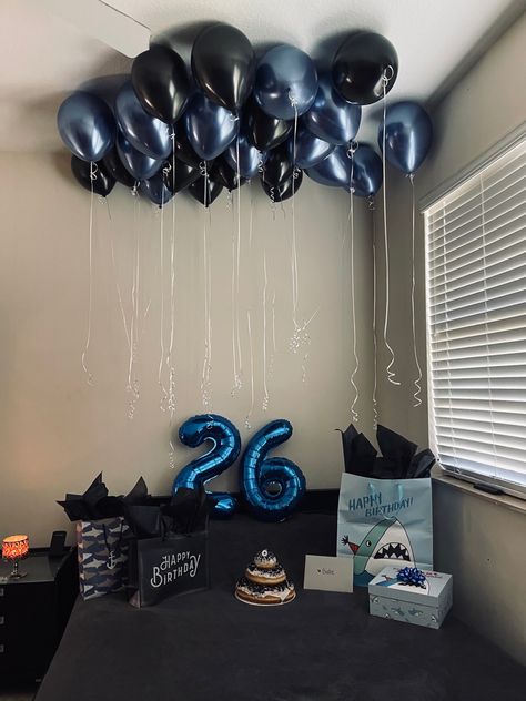 Bday Decor For Husband, Room Decor For Men Birthday, Bday Party Ideas For Boyfriend, Birthday Decorations In Room For Him, Simple Birthday Decor For Boyfriend, Guy Birthday Room Decoration, Boyfriend 26 Birthday Ideas, Birthday Diy For Husband, Birthday Gift Set Up Ideas For Boyfriend