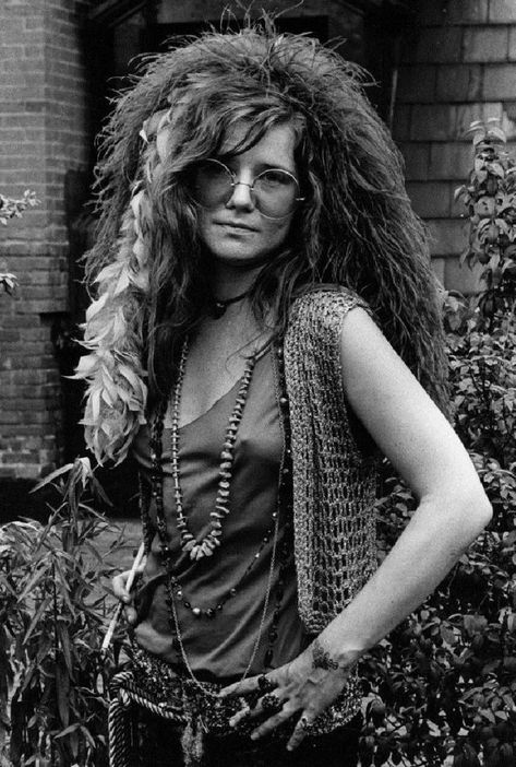 Rare and Candid Photographs of Janis Joplin at the Chelsea Hotel in New York City, June 1970 ~ Vintage Everyday Janis Joplin Style, Hotel Chelsea Nyc, Chelsea Hotel, Joan Baez, Joe Cocker, Musica Rock, Rock N’roll, Mötley Crüe, Janis Joplin