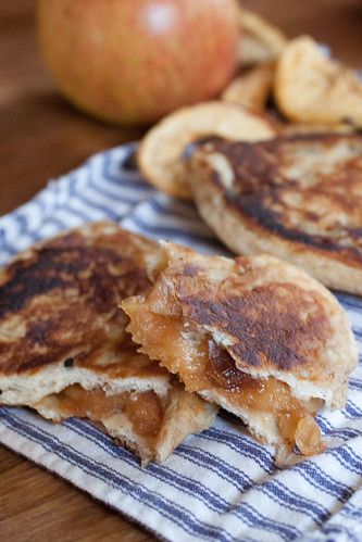 Fried Pies Recipe, Fried Apple Pies, About My Family, Apple Hand Pies, Kinds Of Pie, Fried Pies, Hand Pie, America Food, Fried Apples