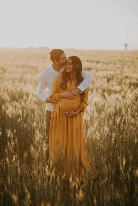 Evening Maternity Photos, Fall Bump Pictures, Cactus Maternity Photos, Maternity Photography Sunset, Iphone Maternity Photos, Summer Maternity Pictures, Sunset Maternity Photography, Fall Maternity Shoot, Fall Maternity Pictures