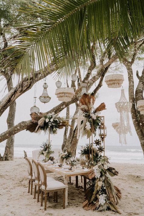 Minimalist Dekor, Dream Beach Wedding, Beach Wedding Reception, Costa Rica Wedding, Reception Look, Boho Beach Wedding, Outdoor Dinner, Beach Wedding Inspiration, Bali Wedding