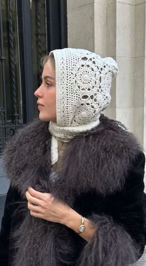 Diy Crochet Projects, Riga, Crochet Hat, Knit Fashion, Looks Style, Bella Hadid, Crochet Designs, Head Scarf, Crochet Clothes