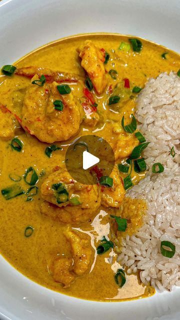 Chef Chaz on Instagram: "Savory & Comforting Creamy Coconut & Curry Shrimp Stew 🍲  A 15 minute meal Idea made with love & fresh ingredients. #15minutemeals #quickmeals #easyrecipes  Ingredients:  1 red bell pepper, sliced 1 green bell pepper, sliced 12-15 colossal shrimp (deveined, peeled and cleaned)  1/2 Tsp, grated ginger(forgot to mention in the vc) 3 garlic cloves, grated  1 carrot, diced  5-6 sprigs, fresh Thyme 2 bay leaves  2 tablespoons, unsalted butter 3-4 cups, seafood broth  1 1/2 cups, creamy unsweetened coconut milk  1/2 tablespoon, smoked paprika  1/2 tablespoon, granulated onion  1 teaspoon, allspice powder 1/4 teaspoon, ground cloves 1 teaspoon, cumin powder 2 tablespoon, curry powder 1 tablespoon, hot curry powder  Salt and pepper to taste   Tip: for an thickening agent Seafood Curry Recipes Coconut Milk, Coconut Curry Shrimp Recipe, Curry Fish Recipes, Green Curry Shrimp, Shrimp Coconut Curry, Shrimp Curry Recipe, Colossal Shrimp, Creamy Coconut Curry, Shrimp Stew