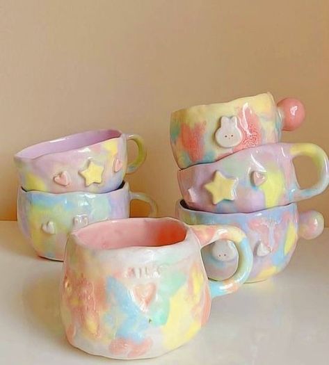 Cup Painting Designs Mug Ideas, Vogue Kitchen, Cute Cutlery, Plates Cute, Kitchen Interior Inspiration, Dishes Plates, Tanah Liat, Pottery Painting Designs, Clay Diy Projects